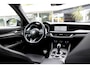 Alfa Romeo Stelvio 2.0T 280PK AWD Veloce*Perfect Alfa Onderh.*Black pack/ACC met stuurhulp/H&K/Memorie/Camera/Leder/Stoelverw./Stuurverw./Dodehoek/DAB/LED/Elek. Klep/Parkeersens.V+A/21 inch LM*