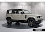 Land Rover Defender 110 P300e 110 Dynamic SE Edition | Panoramadak | Elektrische trekhaak | 22" Gloss Black Borasco Grey/Ebony