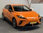 MG MG4 ELECTRIC LUXURY LONG RANGE 204 PK 64 KWH FABRIEKGARANTIE TOT 3031 !!! NAVIGATIE ADAPTIVE CRUISE CONTROL APPLE CARPLAY/ANDROID 360 CAMERA STOEL EN STUURVERWARMING DODEHOEKSENSOREN RIJSTROOKSENSOREN KEYLESS GO ZEER MOOI !!
