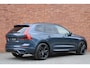 Volvo XC60 T8 Plug-in hybrid AWD Ultra Black Edition | Panoramadak | Luchtvering | 360 graden camera | Verwarmbare voorstoelen met massagefunctie en ventilatie | Head-up display | Verwarmbare achterbank