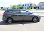 Ford Focus Wagon 1.0 Lease Edition , 125pk Airco , Cruise, Trekhaak ,Stoel,Stuur en Voorruitverwarming LM velgen , Bluetooth , Navigatie