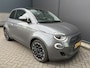 Fiat 500 La Prima by bocelli 42 kWh full option Achteruitrijcamera - Airco - Apple carplay - Navigatie - Parkeersensoren - Panorama dak - Stoelverwarming - Cruise control - Dodehoek detector - Elektrische ramen - Led verlichting - Bluetoot - Keyless start - Stuur leder - Stuur multifunctioneel - Licht metalen velgen 17 inch