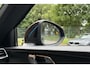 Lynk & Co 01 1.5 | Donkere Hemelbekleding | Panoramadak | Achteruitrijcamera | Elektrische bestuurdersstoel met geheugen | Stoelverwarming | Actieve bochtverlichting | Adaptieve Cruise Control | Stuurassistent | Lane Assist | Navigatie | Elektrische Achterklep | Keyless Entry | Dodehoekassistent