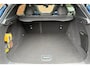 Lynk & Co 01 1.5 | Donkere Hemelbekleding | Panoramadak | Achteruitrijcamera | Elektrische bestuurdersstoel met geheugen | Stoelverwarming | Actieve bochtverlichting | Adaptieve Cruise Control | Stuurassistent | Lane Assist | Navigatie | Elektrische Achterklep | Keyless Entry | Dodehoekassistent