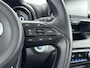 Toyota Yaris 1.5 Hybrid Dynamic | Panoramadak | Dodehoek detectie | Parkeersensoren voor/achter | Stoel-/stuurverwarming | Head-up display | Navigatie | Apple Carplay / Android Auto