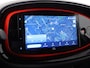 Toyota Aygo X 1.0 VVT-i S-CVT Undercover Jun Takahashi | JBL-Audio | Stoelverwarming | Parkeersensoren voor & achter |