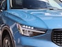 Volvo XC40 1.5 T4 211 pk Plug-in hybrid Ultimate Dark | Trekhaak | Camera | ACC | Harman Kardon | Bestuurdersstoel met Geheugen | Carplay | Elektrische Klep | Stoel + Stuurverwarming |
