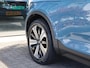 Volvo XC40 1.5 T4 211 pk Plug-in hybrid Ultimate Dark | Trekhaak | Camera | ACC | Harman Kardon | Bestuurdersstoel met Geheugen | Carplay | Elektrische Klep | Stoel + Stuurverwarming |