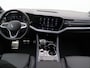 Volkswagen Touareg 3.0 TSi eHybrid 4MOTION R Edition 467PK Aut. matrix led, trekhaak, panoramadak, 360gr. camera, leder, luchtvering, keyless, stuur-stoelverwarming, Dynaudio, head-up display, 22" lichtmetaal