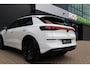 Volkswagen T-Roc 1.5 eTsi R-Line First Edition | NIEUW MODEL | BTW | CAMERA | ACC | STUURVERWARMING |