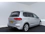 Volkswagen Touran 1.8 TSI Highline Business R-Line 7p | Trekhaak | Panoramadak | 180 PK | Dealer Ond. | CarPlay | Stoelverwarming