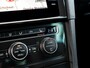 Volkswagen Golf 1.0 TSI Highline Business R | R-Line | Navigatie | Stoelverwarming | Climate Control | Adaptieve Cruise Control | ErgoActive Comfort Stoelen | Massage | Parkeersensoren | R-Line | Privacy Glas | 17'' Lichtmetalen Velgen |