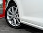 Volkswagen Golf 1.0 TSI Highline Business R | Navigatie | Stoelverwarming | Climate Control | Adaptieve Cruise Control | ErgoActive Comfort Stoelen | Massage | Parkeersensoren | R-Line | Privacy Glas | 17'' Lichtmetalen Velgen |