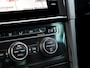 Volkswagen Golf 1.0 TSI Highline Business R | R-Line | Navigatie | Stoelverwarming | Climate Control | Adaptieve Cruise Control | ErgoActive Comfort Stoelen | Massage | Parkeersensoren | R-Line | Privacy Glas | 17'' Lichtmetalen Velgen |