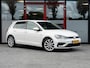 Volkswagen Golf 1.0 TSI Highline Business R | R-Line | Navigatie | Stoelverwarming | Climate Control | Adaptieve Cruise Control | ErgoActive Comfort Stoelen | Massage | Parkeersensoren | R-Line | Privacy Glas | 17'' Lichtmetalen Velgen |