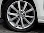 Volkswagen Golf 1.0 TSI Highline Business R | Navigatie | Stoelverwarming | Climate Control | Adaptieve Cruise Control | ErgoActive Comfort Stoelen | Massage | Parkeersensoren | R-Line | Privacy Glas | 17'' Lichtmetalen Velgen |