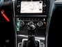 Volkswagen Golf 1.0 TSI Highline Business R | R-Line | Navigatie | Stoelverwarming | Climate Control | Adaptieve Cruise Control | ErgoActive Comfort Stoelen | Massage | Parkeersensoren | R-Line | Privacy Glas | 17'' Lichtmetalen Velgen |