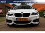 BMW 2-Serie Coupé M235i High Executive | M-pakket | Panorama | HANGESCHAKELD | H&K | Apple Carplay | Stoelverwarming | Historie |