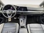 Volkswagen Golf 1.4 eHybrid GTE | 1e eigenaar | Dealer onderhouden! | Panoramdak | Head-up Display | Dealeronderhouden | Stoelverwarming en ventilatie voorzijde | IQ koplampen | 12 maanden garantie!