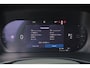 Volvo EX40 Performance Ultra 82 kWh - Panorama/schuifdak - IntelliSafe Assist & Surround - 360º Camera - Harman/Kardon audio - Adaptieve LED koplampen - Verwarmde voorstoelen, stuur & achterbank - Parkeersensoren voor & achter - Warmtepomp - Extra getint glas - Inklapbare trekhaak - 20' LMV