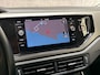 Volkswagen Polo 1.0 TSI Sportline Automaat (VIRTUAL COCKPIT, APPLE CARPLAY, GROOT NAVI, CAMERA, CLIMATE, SPORTSTOELEN, ADAPTIVE CRUISE, TREKHAAK, NIEUWSTAAT)