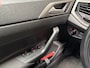 Volkswagen Polo 1.0 TSI Sportline Automaat (VIRTUAL COCKPIT, APPLE CARPLAY, GROOT NAVI, CAMERA, CLIMATE, SPORTSTOELEN, ADAPTIVE CRUISE, TREKHAAK, NIEUWSTAAT)
