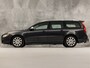 Volvo V70 1.6 T4 R-Design 179Pk Automaat (NAVIGATIE, LEDER, CLIMATE, STOELVERWARMING, SPORTSTOELEN, PARKEERSENSOREN, CRUISE, NIEUWE APK, NIEUWSTAAT)