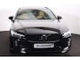 Volvo V60 T6 Plug-in hybrid AWD Plus Dark - Panorama/schuifdak - Nappaleder met ventilatie - Exterieur Styling Pakket - IntelliSafe Assist & Surround - 360º Camera - Head-up Display - Harman/Kardon audio - Elektrisch verstel. voorstoelen met geheugen - Verwarmbare voorstoelen voor achter & stuurwiel - 19' wielen