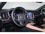 Volvo V60 T6 Plug-in hybrid AWD Plus Dark - Panorama/schuifdak - Nappaleder met ventilatie - Exterieur Styling Pakket - IntelliSafe Assist & Surround - 360º Camera - Head-up Display - Harman/Kardon audio - Elektrisch verstel. voorstoelen met geheugen - Verwarmbare voorstoelen voor achter & stuurwiel - 19' wielen