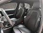 Mercedes-Benz A-klasse 160 Sport (APPLE CARPLAY, GROOT NAVI, CAMERA, LEDER, ZWART HEMEL, SPORTSTOELEN, CRUISE, LANE ASSIST, NIEUWSTAAT)