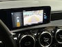 Mercedes-Benz A-klasse 160 Sport (APPLE CARPLAY, GROOT NAVI, CAMERA, LEDER, ZWART HEMEL, SPORTSTOELEN, CRUISE, LANE ASSIST, NIEUWSTAAT)