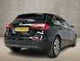 Mercedes-Benz A-klasse 160 Sport (APPLE CARPLAY, GROOT NAVI, CAMERA, LEDER, ZWART HEMEL, SPORTSTOELEN, CRUISE, LANE ASSIST, NIEUWSTAAT)