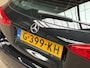 Mercedes-Benz A-klasse 160 Sport (APPLE CARPLAY, GROOT NAVI, CAMERA, LEDER, ZWART HEMEL, SPORTSTOELEN, CRUISE, LANE ASSIST, NIEUWSTAAT)