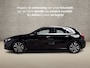 Mercedes-Benz A-klasse 160 Sport (APPLE CARPLAY, GROOT NAVI, CAMERA, LEDER, ZWART HEMEL, SPORTSTOELEN, CRUISE, LANE ASSIST, NIEUWSTAAT)