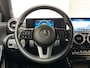Mercedes-Benz A-klasse 160 Sport (APPLE CARPLAY, GROOT NAVI, CAMERA, LEDER, ZWART HEMEL, SPORTSTOELEN, CRUISE, LANE ASSIST, NIEUWSTAAT)