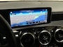 Mercedes-Benz A-klasse 160 Sport (APPLE CARPLAY, GROOT NAVI, CAMERA, LEDER, ZWART HEMEL, SPORTSTOELEN, CRUISE, LANE ASSIST, NIEUWSTAAT)