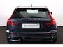 Volvo V60 T6 Recharge AWD Plus Dark - IntelliSafe Assist & Surround - 360º Camera - Harman/Kardon audio - Verwarmde voorstoelen, stuur & achterbank - Parkeersensoren voor & achter - Elektr. bedienb. voorstoelen met geheugen - Inklapbare trekhaak - 18' LMV