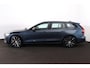 Volvo V60 T6 Recharge AWD Plus Dark - IntelliSafe Assist & Surround - 360º Camera - Harman/Kardon audio - Verwarmde voorstoelen, stuur & achterbank - Parkeersensoren voor & achter - Elektr. bedienb. voorstoelen met geheugen - Inklapbare trekhaak - 18' LMV