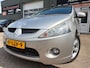 Mitsubishi Grandis 2.4-16V Limited 7 pers. van 1ste Eig met parkeersensoren en navigatie en bluetooth telefoon en airco