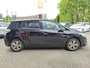 Toyota Verso 1.8 VVT-i DYNAMIC TREKHAAK 1300KG TREKGEW NL-AUTO STOELVERW KEYLESS PANODAK CRUISE CAMERA PARK-SENSOREN NAVI BLUETOOTH LM-VELGEN