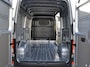 Volkswagen Crafter Bedrijfswagens 35 Trendline 2.0 TDI 140pk L3H3 · Camera · Trekhaak · Tussenschot · Alarm · P-Sensoren · Cruise Control · Garantie t/m 22-12-2028 of 120.000km