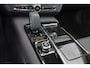 Volvo S90 T8 AWD Plus Dark - Luchtvering - Panorama/schuifdak - IntelliSafe Assist & Surround - 360º Camera - Harman/Kardon audio - Adaptieve LED koplampen - Verwarmde voorstoelen, stuur & achterbank - Parkeersensoren voor & achter - Elektr. bedienb. voorstoelen met geheugen - Extra getint glas - 20' LMV