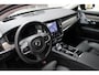 Volvo V90 2.0 T8 Plug-in hybrid AWD Ultra Dark |Luchtvering|360 graden camera | Blind spot | Verwarmbare voorstoelen en achterbank | Verwarmbaar stuurwiel | Geventileerde stoelen | Trekhaak | Android Auto/Apple CarPlay | Bowers & Wilkens Audio systeem | Elektrisch verstelbare stoelen met geheugen |