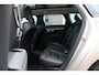Volvo V90 2.0 T8 Plug-in hybrid AWD Ultra Dark |Luchtvering|360 graden camera | Blind spot | Verwarmbare voorstoelen en achterbank | Verwarmbaar stuurwiel | Geventileerde stoelen | Trekhaak | Android Auto/Apple CarPlay | Bowers & Wilkens Audio systeem | Elektrisch verstelbare stoelen met geheugen |