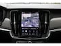 Volvo V90 2.0 T8 Plug-in hybrid AWD Ultra Dark |Luchtvering|360 graden camera | Blind spot | Verwarmbare voorstoelen en achterbank | Verwarmbaar stuurwiel | Geventileerde stoelen | Trekhaak | Android Auto/Apple CarPlay | Bowers & Wilkens Audio systeem | Elektrisch verstelbare stoelen met geheugen |
