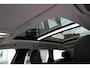 Volvo V90 2.0 T8 Plug-in hybrid AWD Ultra Dark |Luchtvering|360 graden camera | Blind spot | Verwarmbare voorstoelen en achterbank | Verwarmbaar stuurwiel | Geventileerde stoelen | Trekhaak | Android Auto/Apple CarPlay | Bowers & Wilkens Audio systeem | Elektrisch verstelbare stoelen met geheugen |