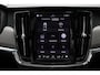 Volvo V90 2.0 T8 Plug-in hybrid AWD Ultra Dark |Luchtvering|360 graden camera | Blind spot | Verwarmbare voorstoelen en achterbank | Verwarmbaar stuurwiel | Geventileerde stoelen | Trekhaak | Android Auto/Apple CarPlay | Bowers & Wilkens Audio systeem | Elektrisch verstelbare stoelen met geheugen |