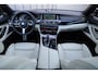BMW 5-Serie Touring M550xd | Luchtvering | Head-up | Massage | Bang&Olufsen | Entertainment achter | Keyless | Stoelkoeling | ACC | 2016.
