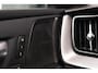Volvo XC60 2.0 T8 Twin Engine AWD R-Design|Rijklaar!|Luchtvering|Pano|HK|HUD|ACC|PilotAssist|ACC|Trekhaak|Winterpakket|Standkachel