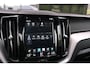 Volvo XC60 2.0 T8 Twin Engine AWD R-Design|Rijklaar!|Luchtvering|Pano|HK|HUD|ACC|PilotAssist|ACC|Trekhaak|Winterpakket|Standkachel